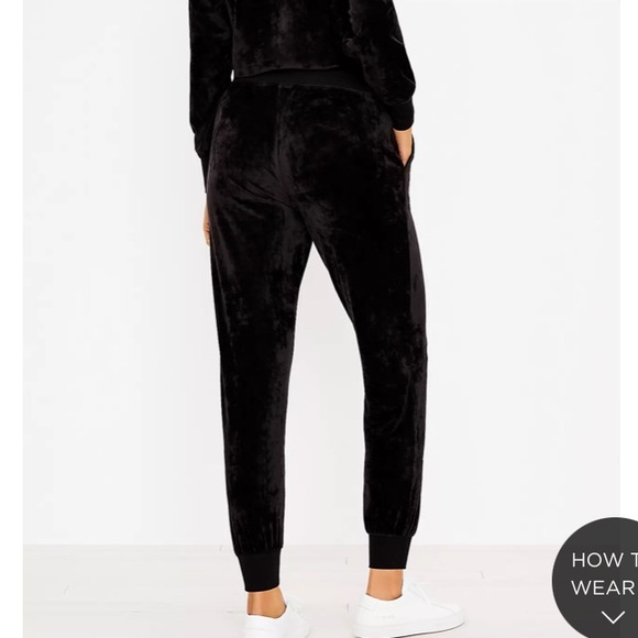 NWT Lou & Grey Crushed Velour Sweatshirt and Jogger SET - Picture 6 of 6